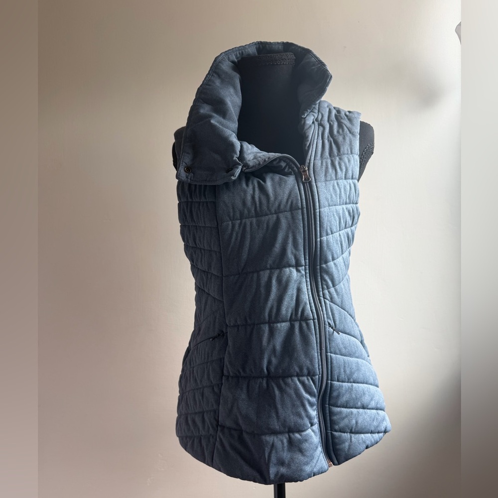 CALIA by Carrie Underwood Blue Quilted Puffer Vest S Athleisure Zip Lightweight